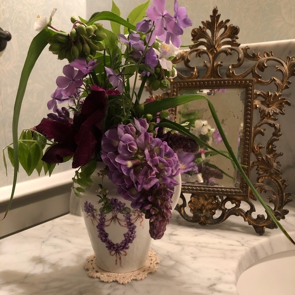 Meet your Posher, Delores - Picture 1 of 1